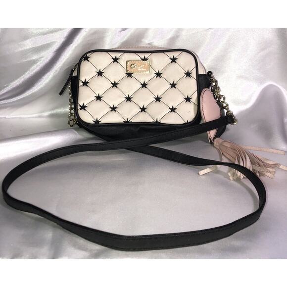 Luv Betsey Johnson Cross Body Purse Quilted 2 Sects Heart Tassel Bag Charm 6x7 - Picture 2 of 13
